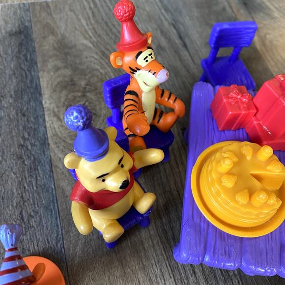 Vintage Disney Winnie the Pooh Party Playset - Picture 6 of 9